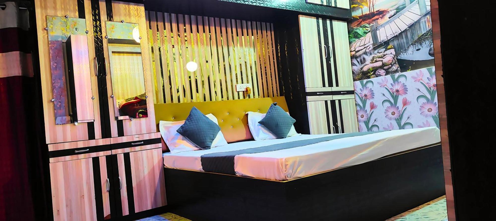 Ramayana Grand Hotel Ayodhya Exterior foto